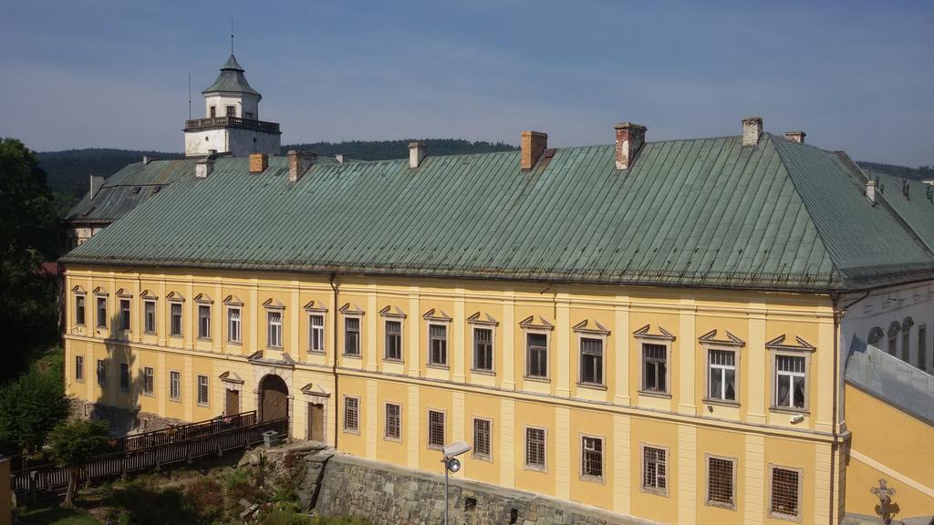 Zamek Miedzylesie Międzylesie Exterior foto